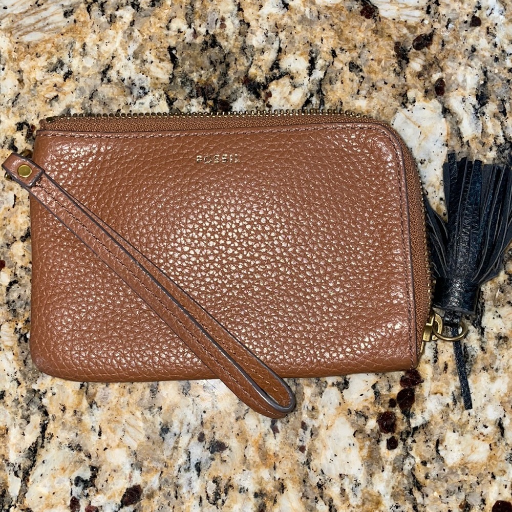 Fossil wristlet